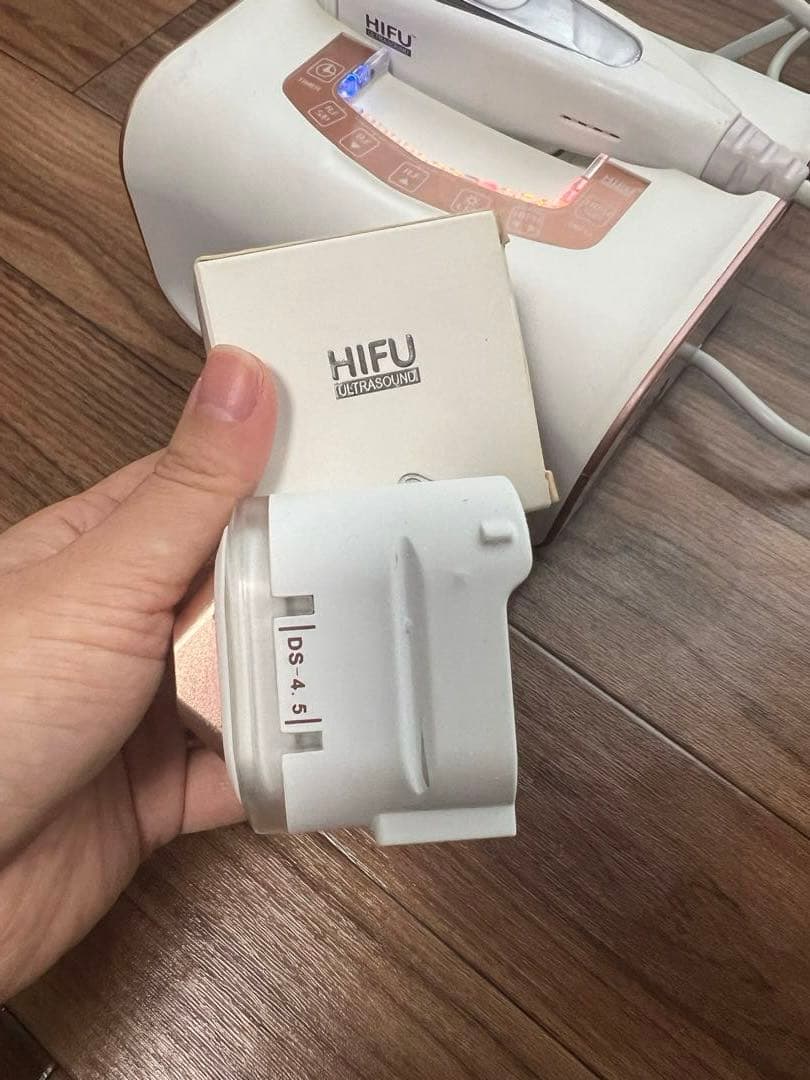 HIFU ＜ハイフ＞美顔器■目元用カートリッジ付