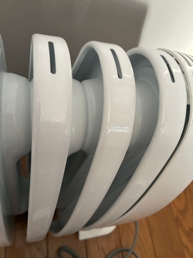 De'Longhi ミニオイルヒーター NJ0505E