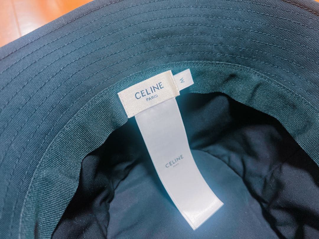 セリーヌ　バケットハット　黒　刺繍ロゴ付き