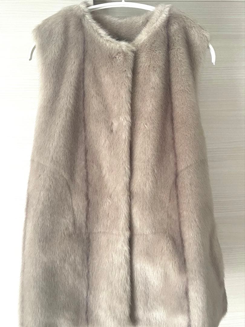 ENUE フェイクファーベスト