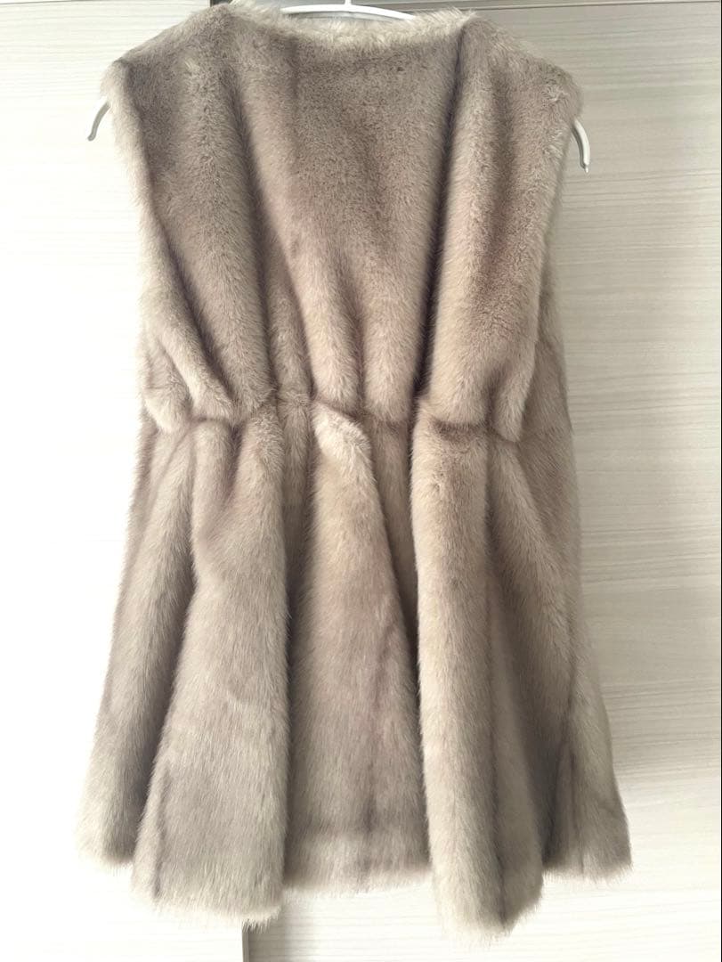 ENUE フェイクファーベスト