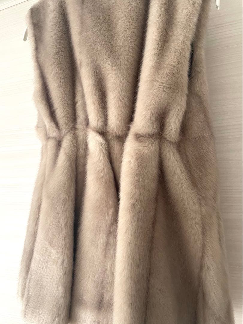 ENUE フェイクファーベスト