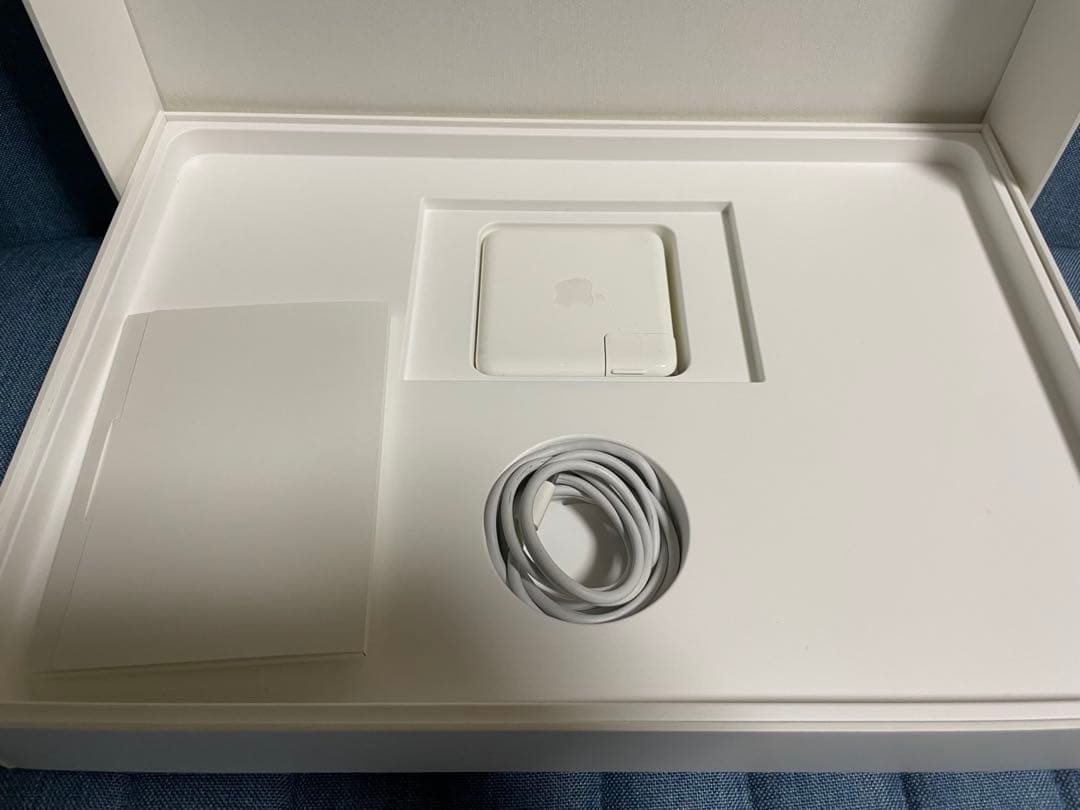 【箱有】MacBook Pro 15インチ 2016 Touch Barモデル