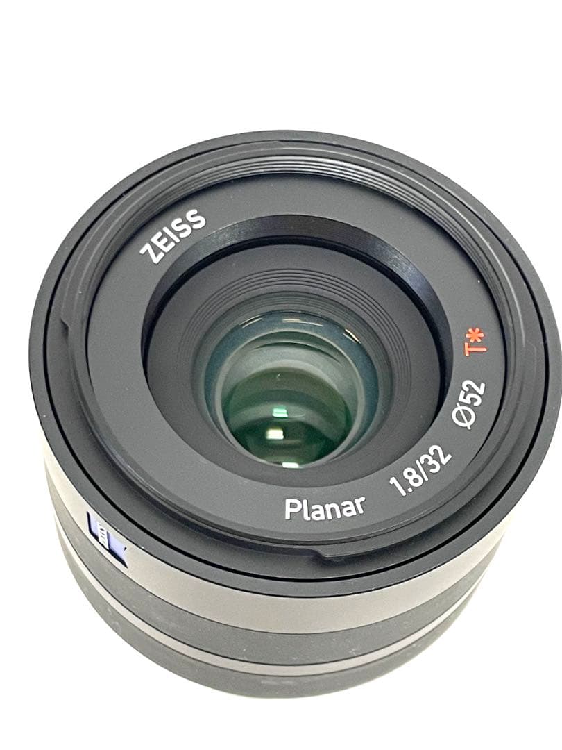 Carl Zeiss Touit Planar 32mm F1.8 Xマウント