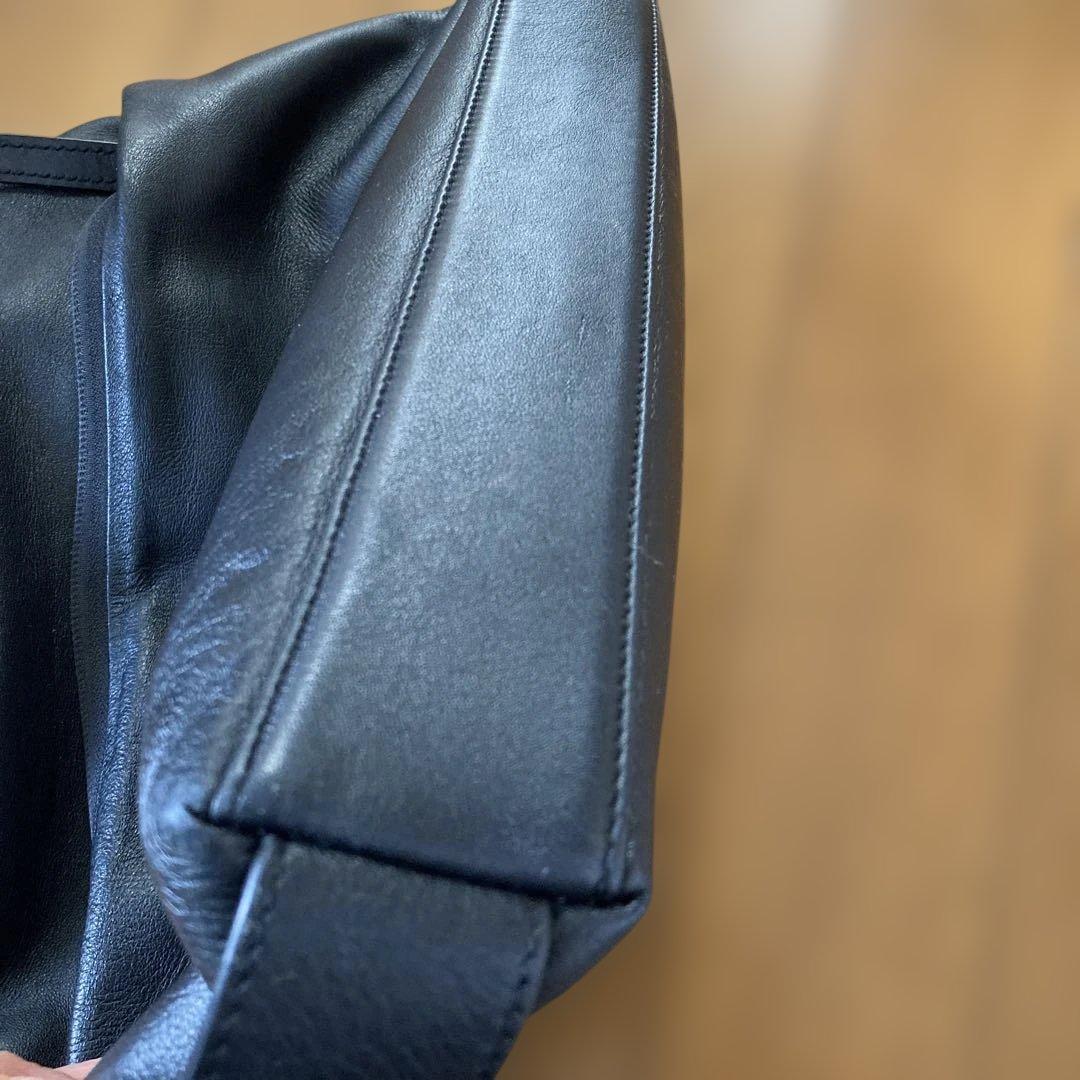 イアパピヨネ　ショルダーバッグ