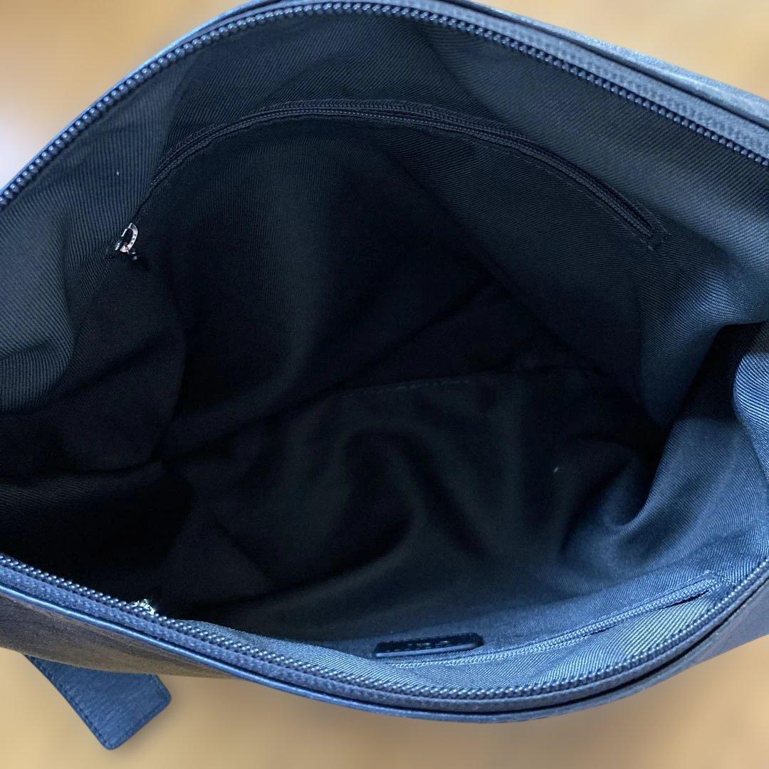 イアパピヨネ　ショルダーバッグ