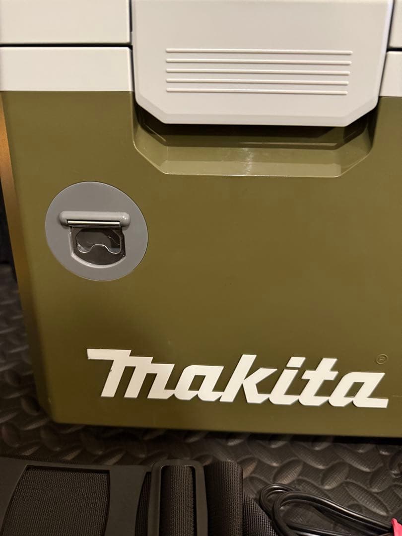 美品■マキタ 40Vmax 充電式保冷温庫 CW003G オリーブ　7L