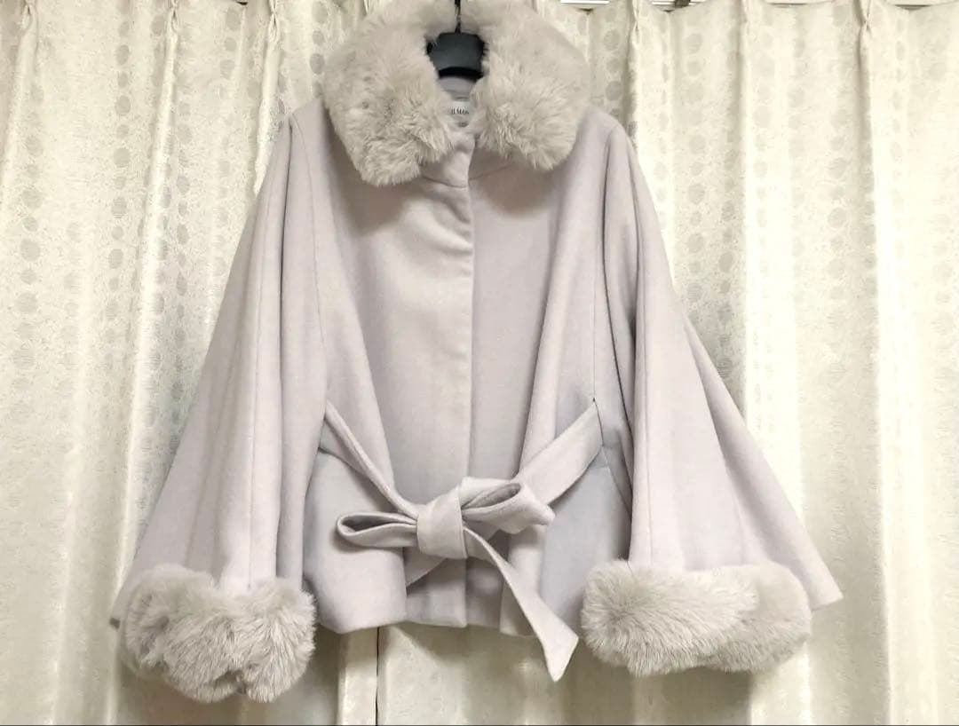 新品未使用　ミシュマシュ　2025秋冬新作　ブローチ付きポンチョコート