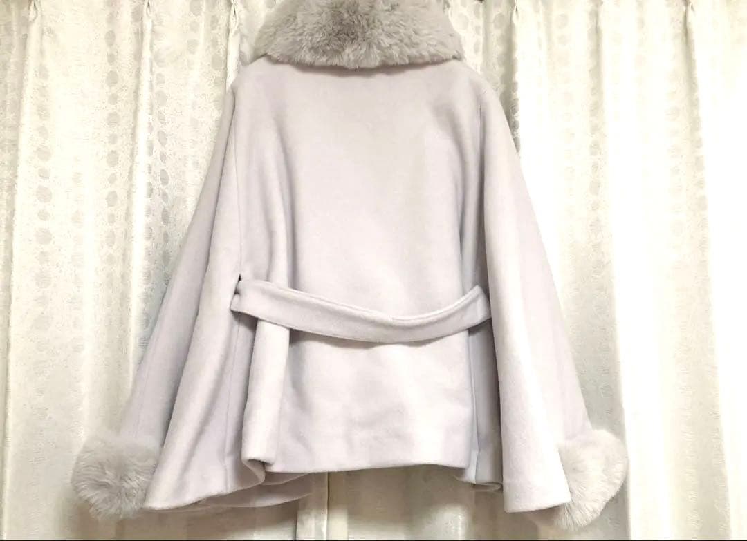 新品未使用　ミシュマシュ　2025秋冬新作　ブローチ付きポンチョコート