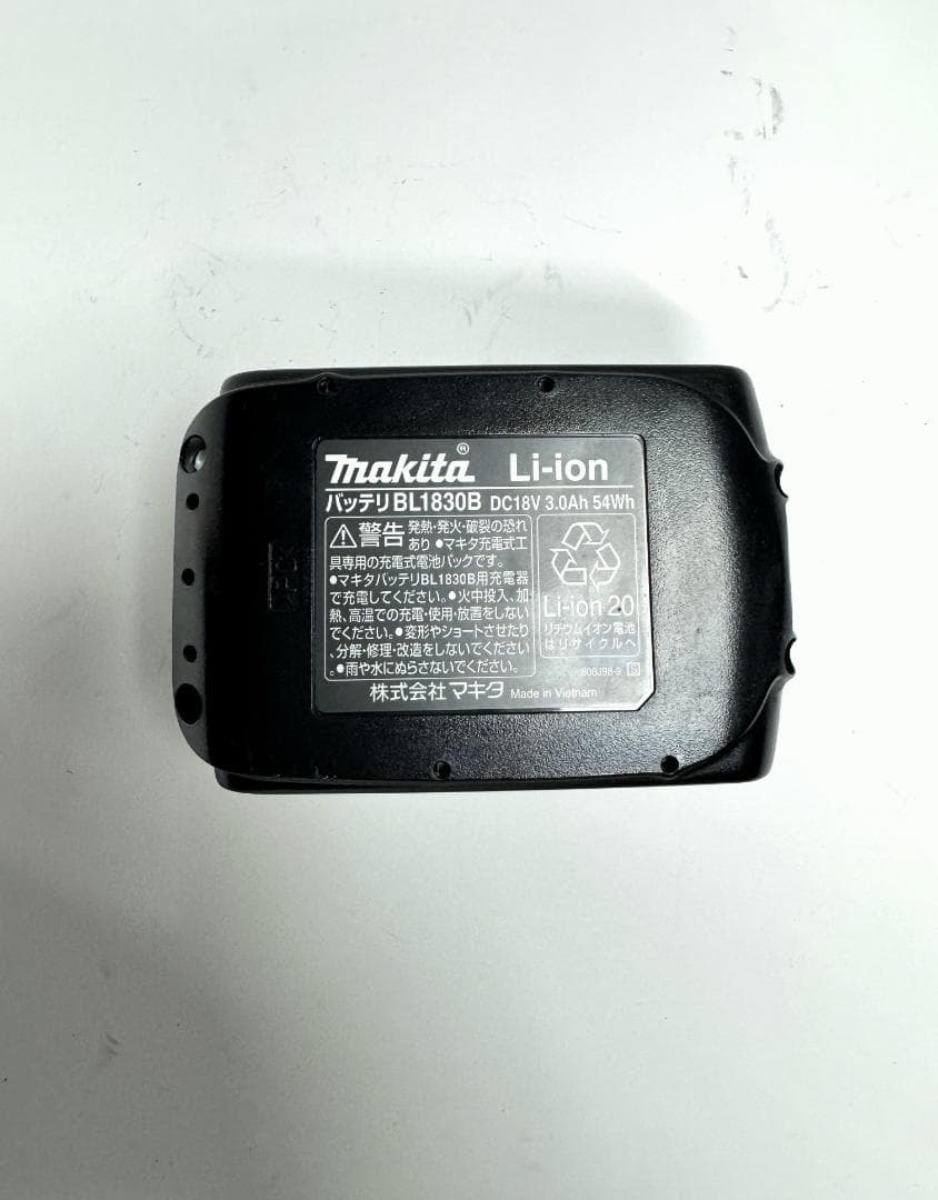 マキタ スティッククリーナー CL182FD 本体.充電器付き