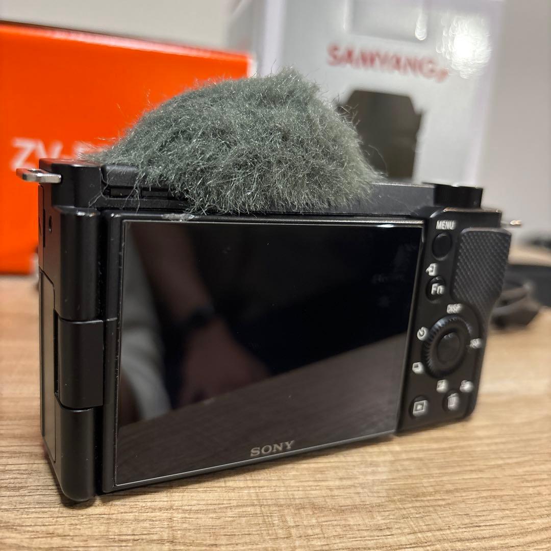 Sony ZV-E10 VLOGカメラ+ Samyang AF 12mmレンズ付