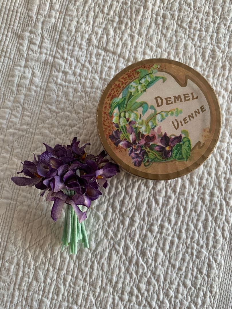 フランスアンティークスミレ布花＆DEMELスミレの砂糖漬70g未開封品set