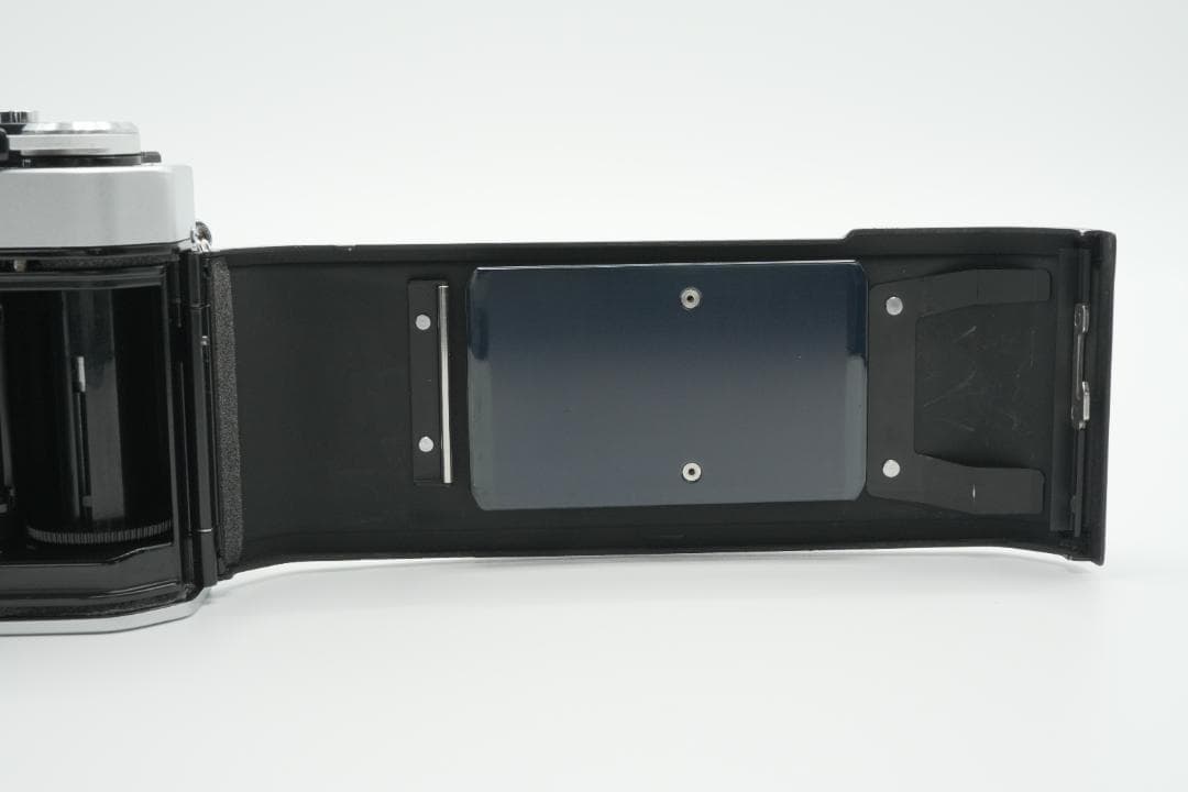 【美品・完動品】Nikon FE シルバー フィルムカメラ本体