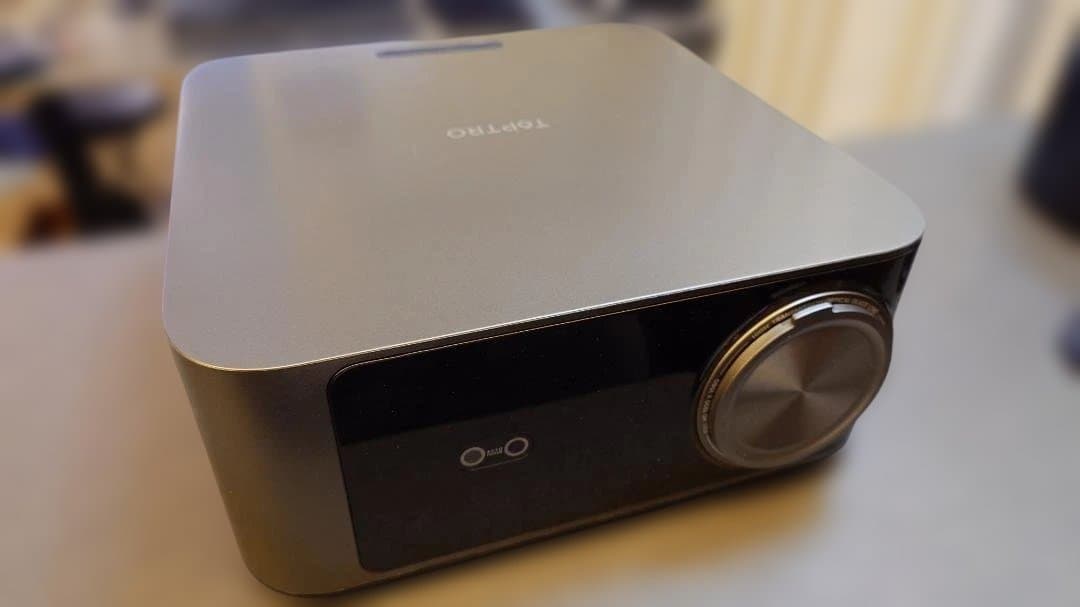 ＜ほぼ新品＞TOPTRO X9 プロジェクター