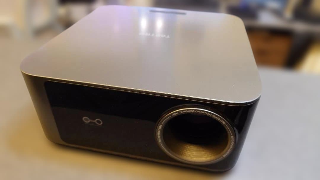 ＜ほぼ新品＞TOPTRO X9 プロジェクター