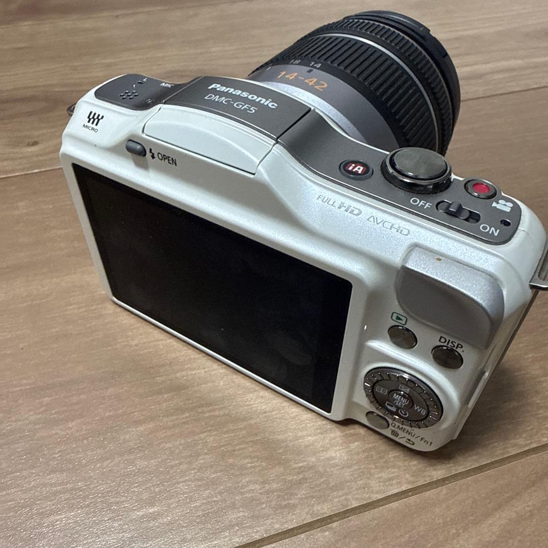 パナソニック　LUMIX DMC-GF5