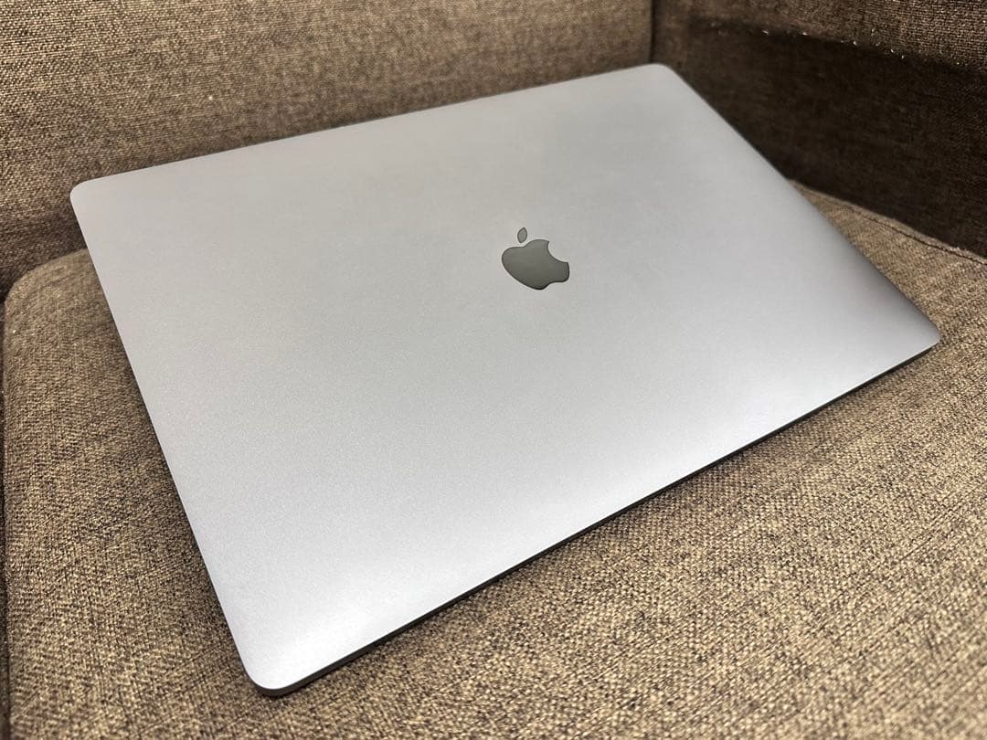 美品　MacBookPro 16 i7- 16- 512 office 永続版