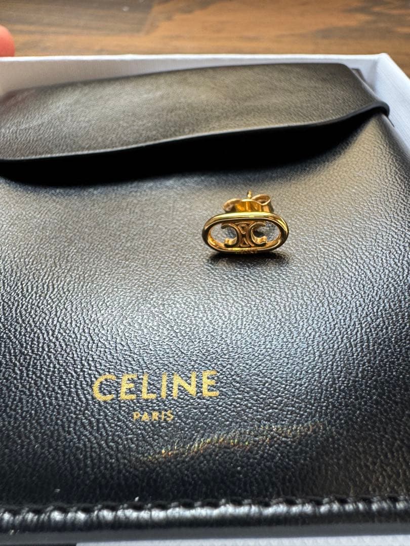 CELINE セリーヌ　ピアス　片耳