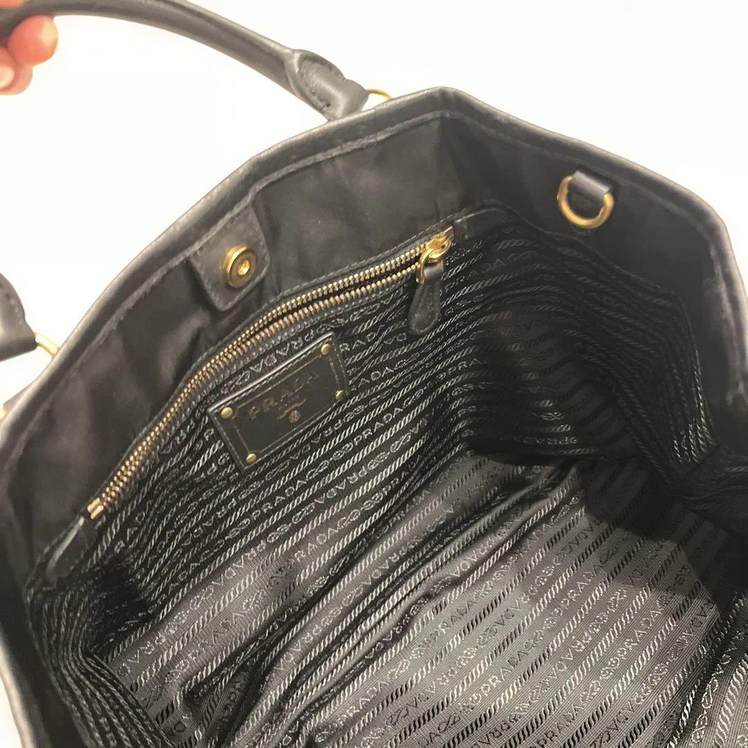 PRADA ブラック ナイロン トートバッグ
