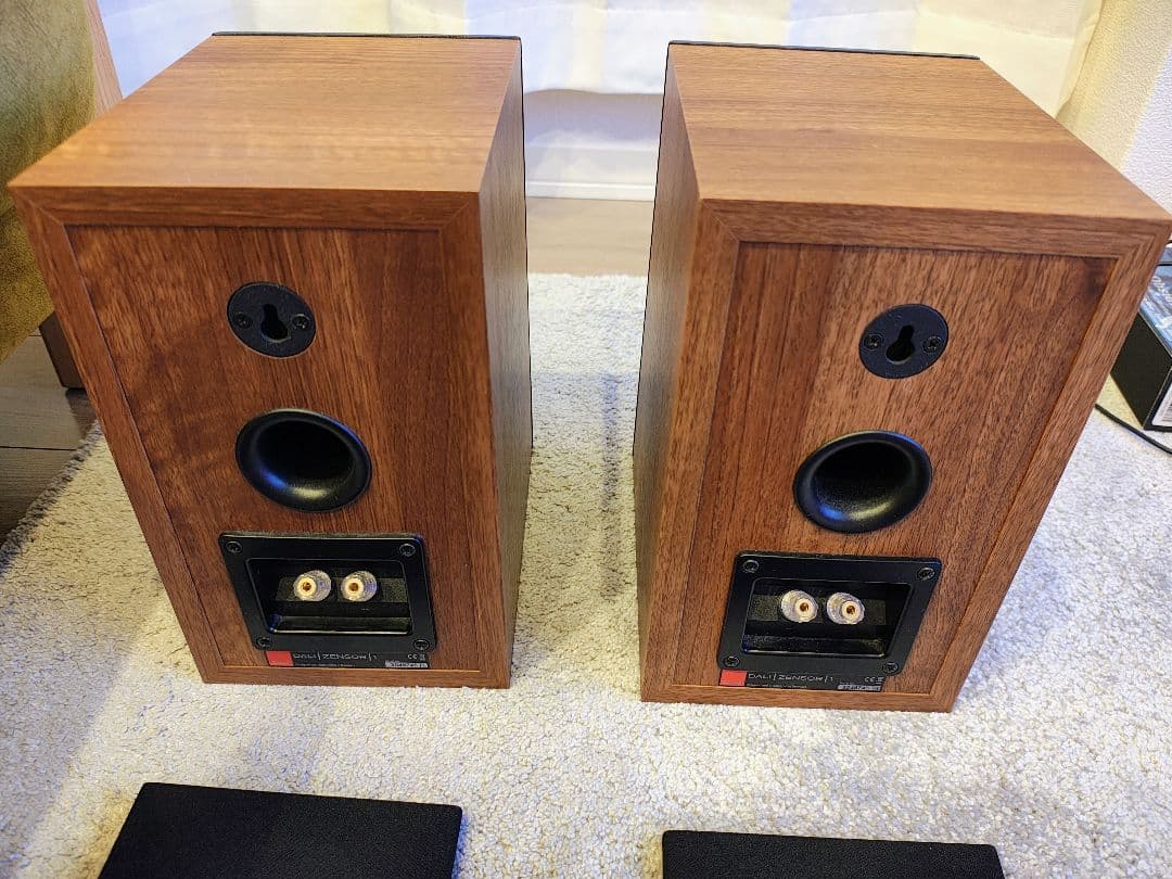 DALI zensor1　ウォールナット