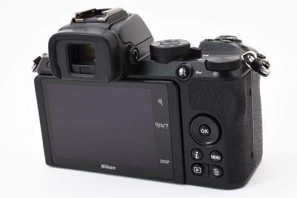 【美品】ニコン Nikon Z50 ミラーレスカメラ《ショット数9790回》