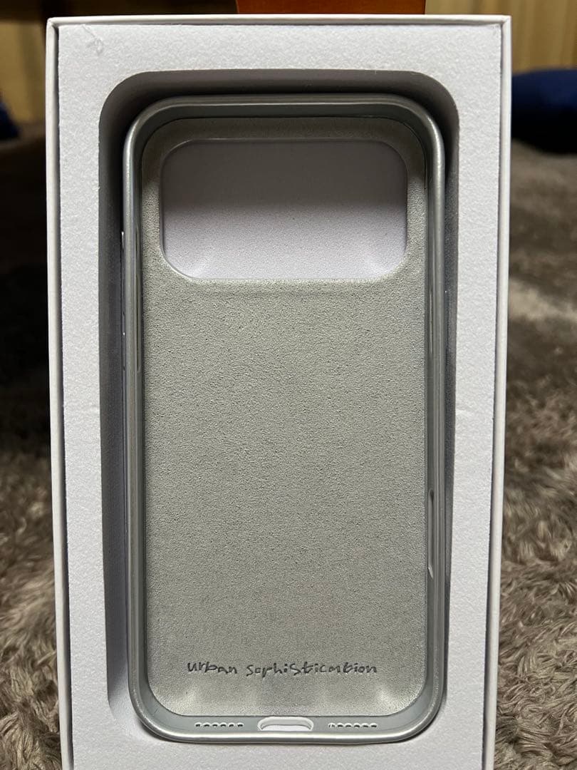 Urban Sophistication シルバー　iPhoneケース