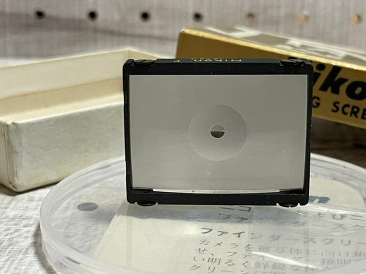 ニコン　F用・フォーカシングスクリーンです。  TYPE  F