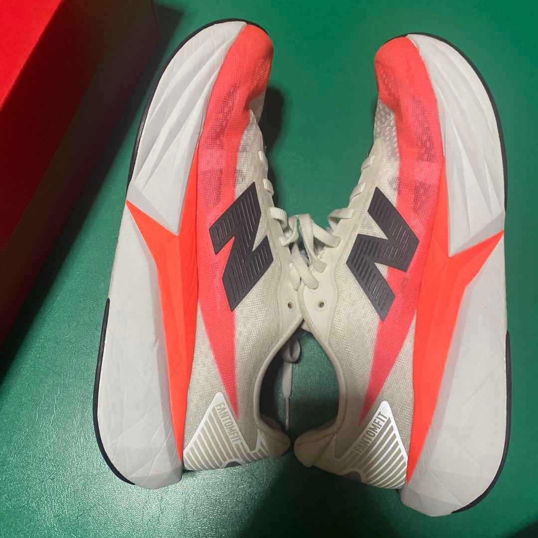 New Balance フューエルセルレベルV 5 26センチ　箱付き