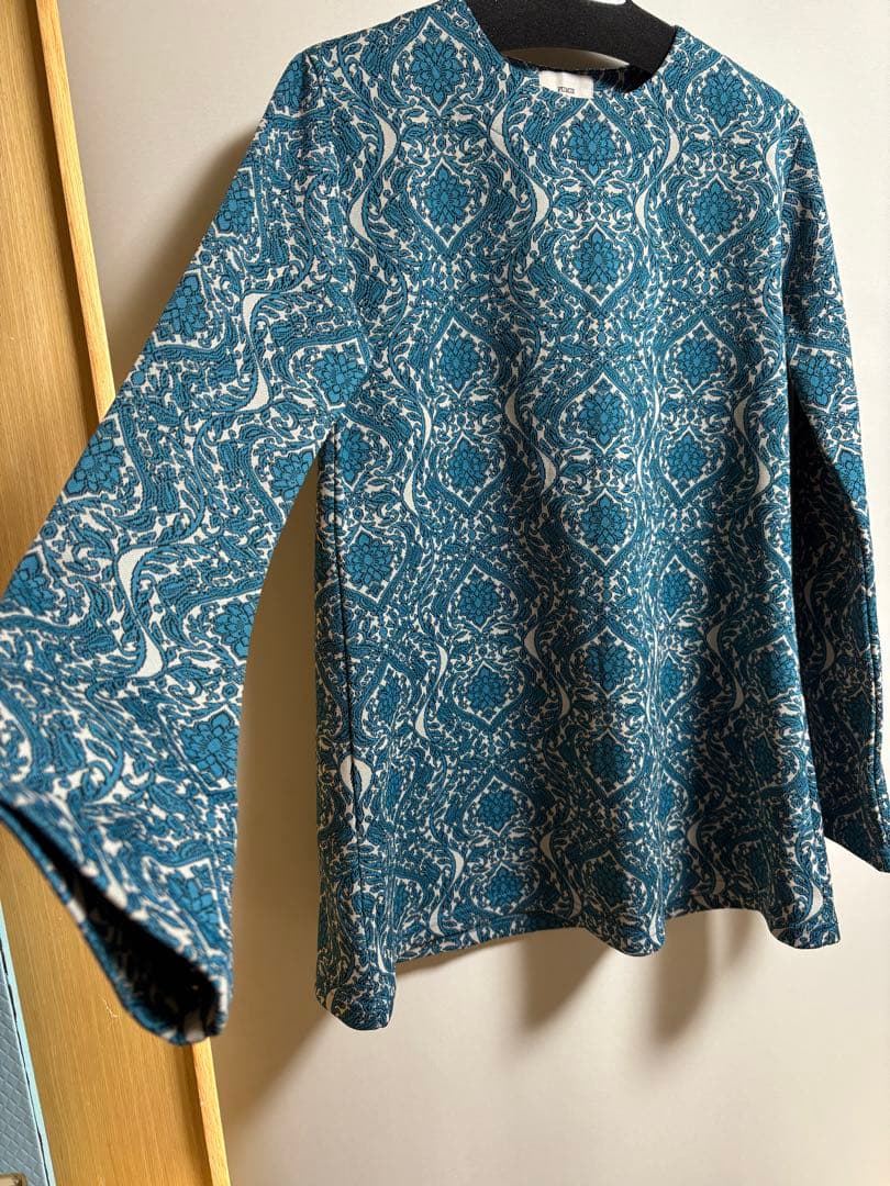 フミエタナカ　ジャガード　長袖