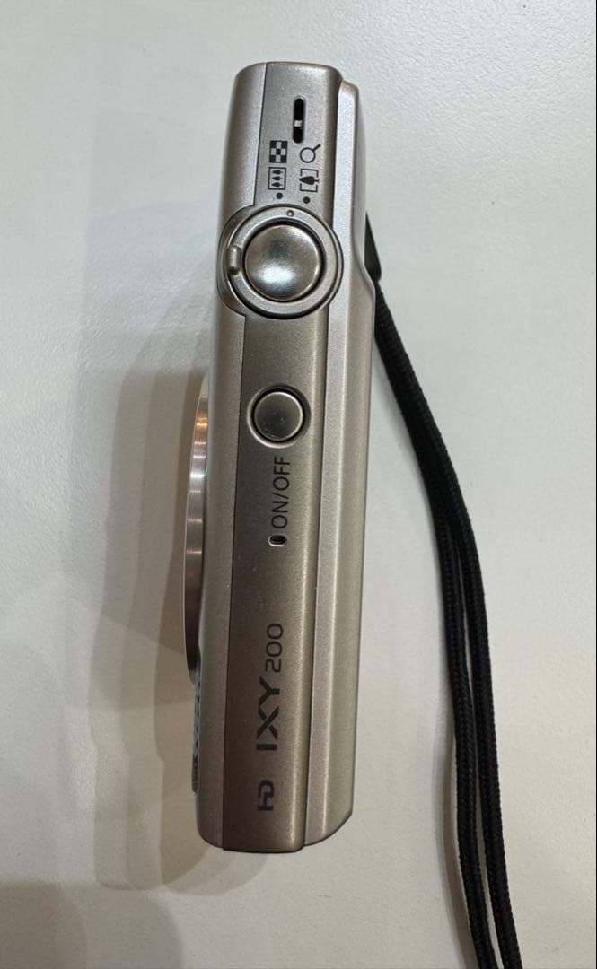 【外観美品】キャノン Canon IXY 200 デジカメ シルバー