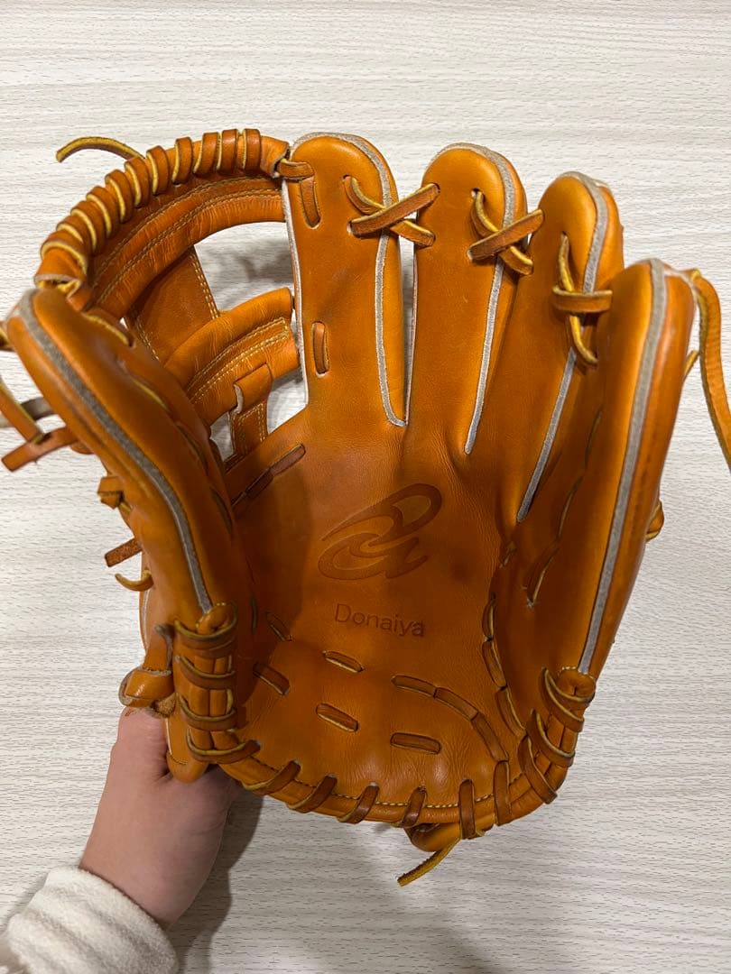 ドナイヤ 軟式用グラブ 山田哲人モデル