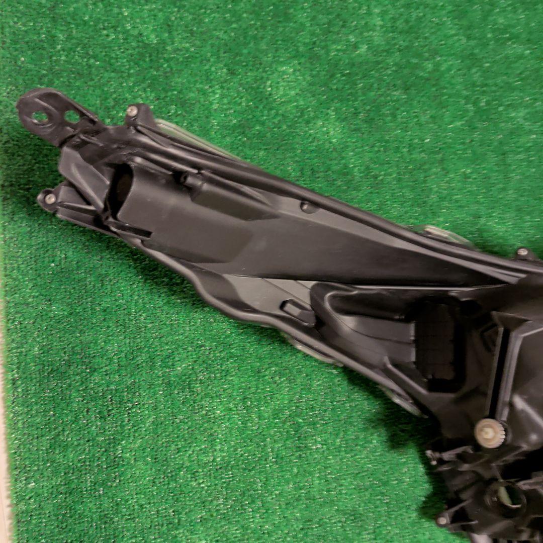 TOYOTA プリウス 左ヘッドライトユニット