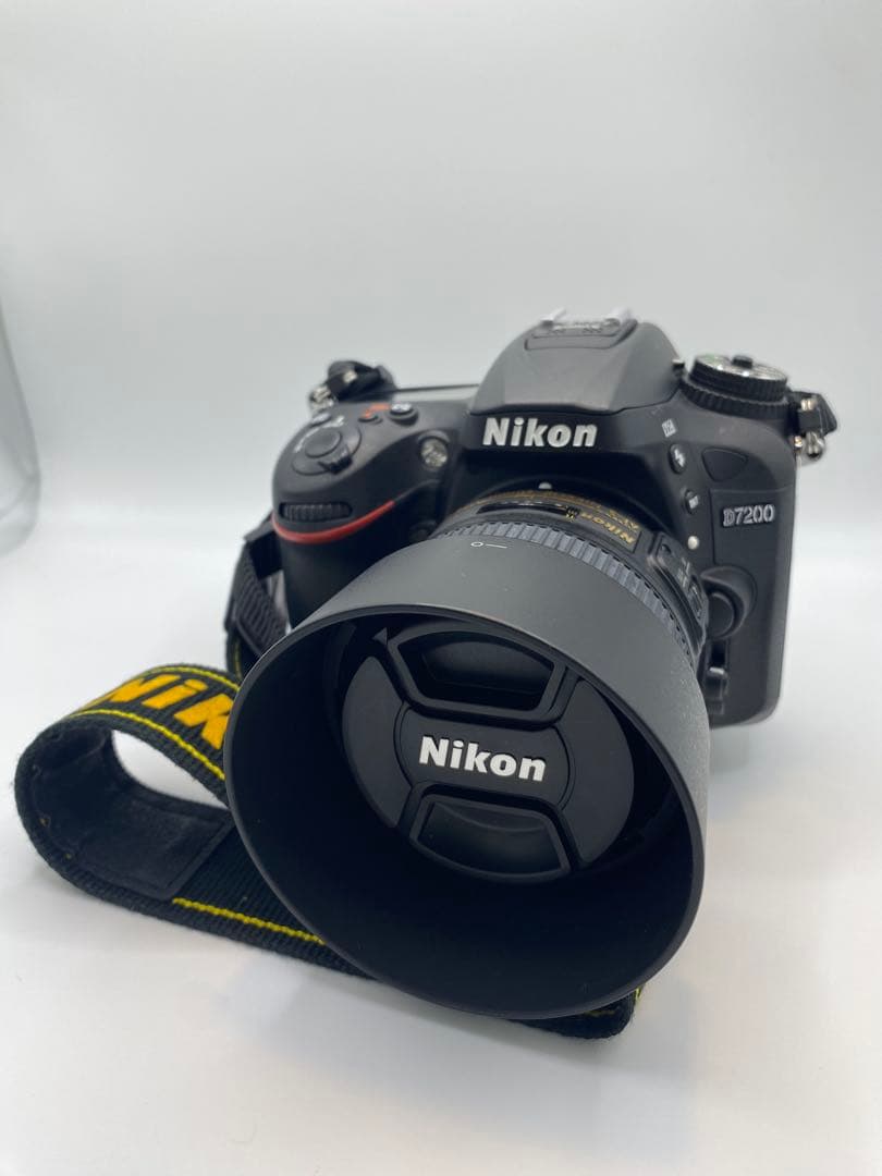 Nikon D7200 一眼レフと、便利な レンズ2本＋三脚＋バッグセット