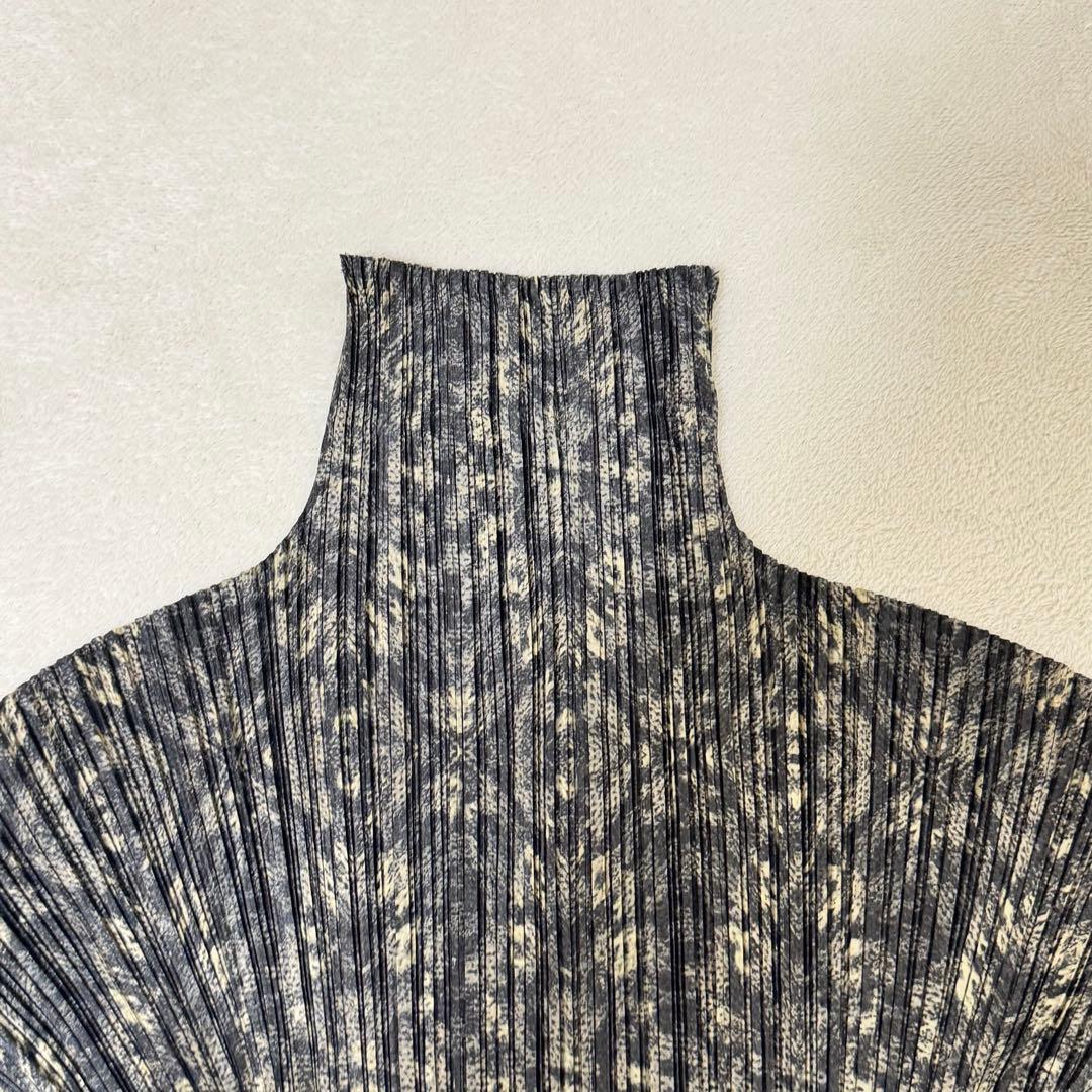極美品✨PLEATS PLEASE プリーツ　オーバーサイズ　変形　総柄