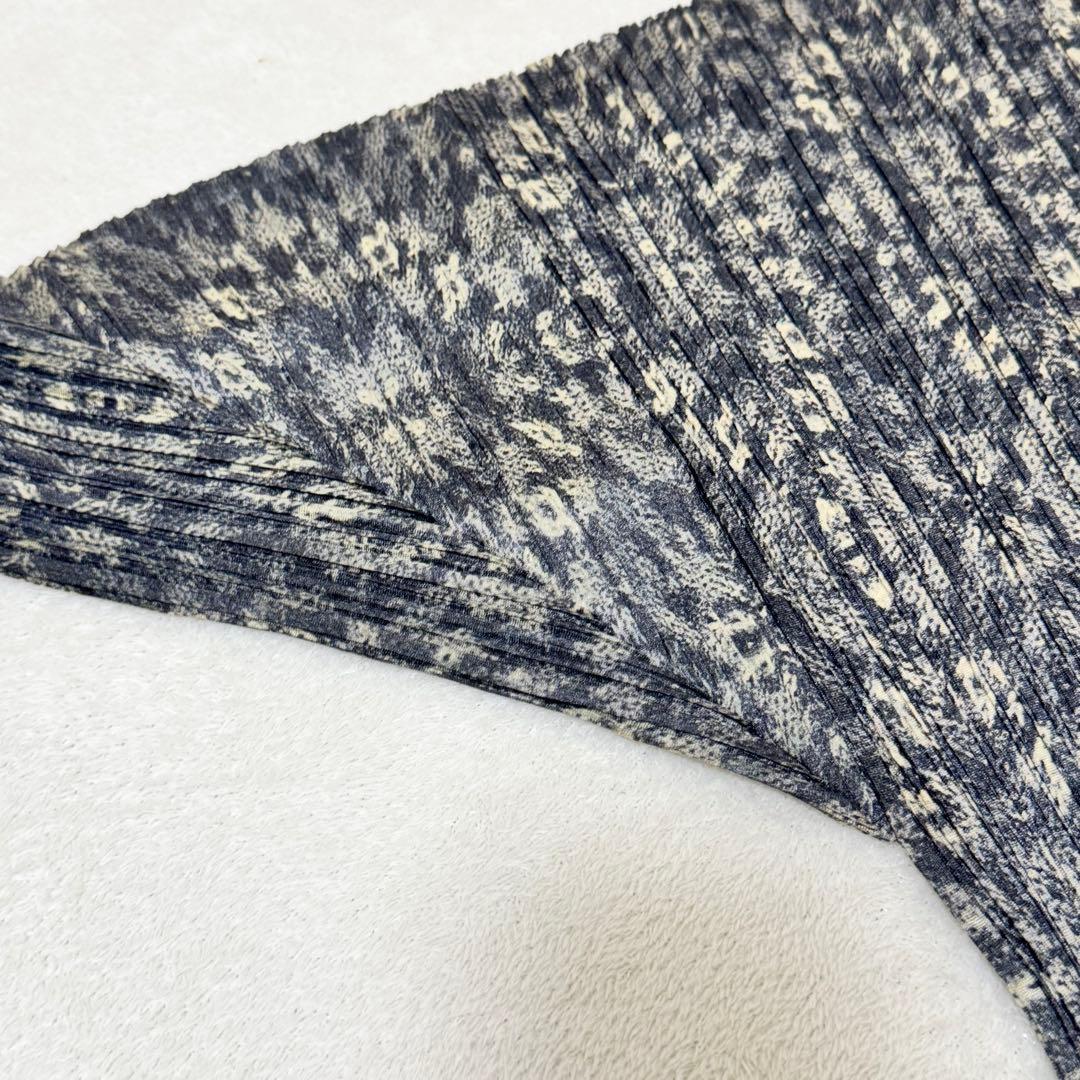 極美品✨PLEATS PLEASE プリーツ　オーバーサイズ　変形　総柄