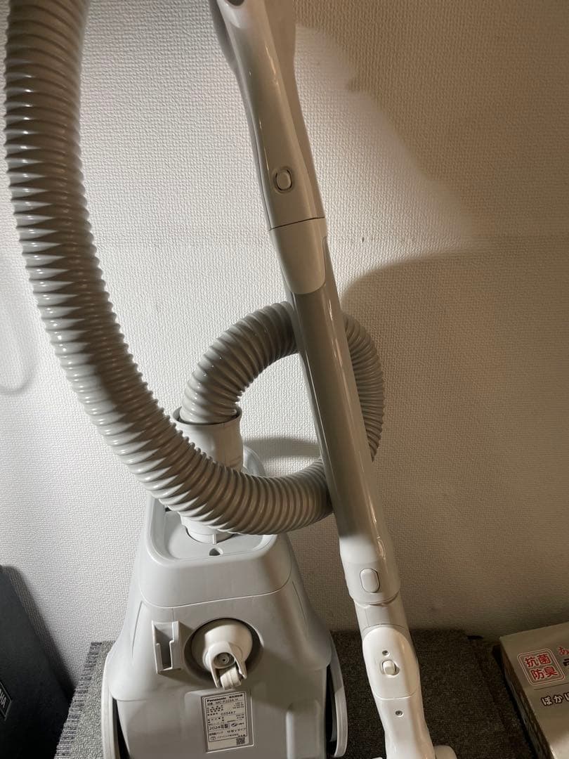 kamiya 様の専門　Panasonic 掃除機　本体　MC-PJ23A-H