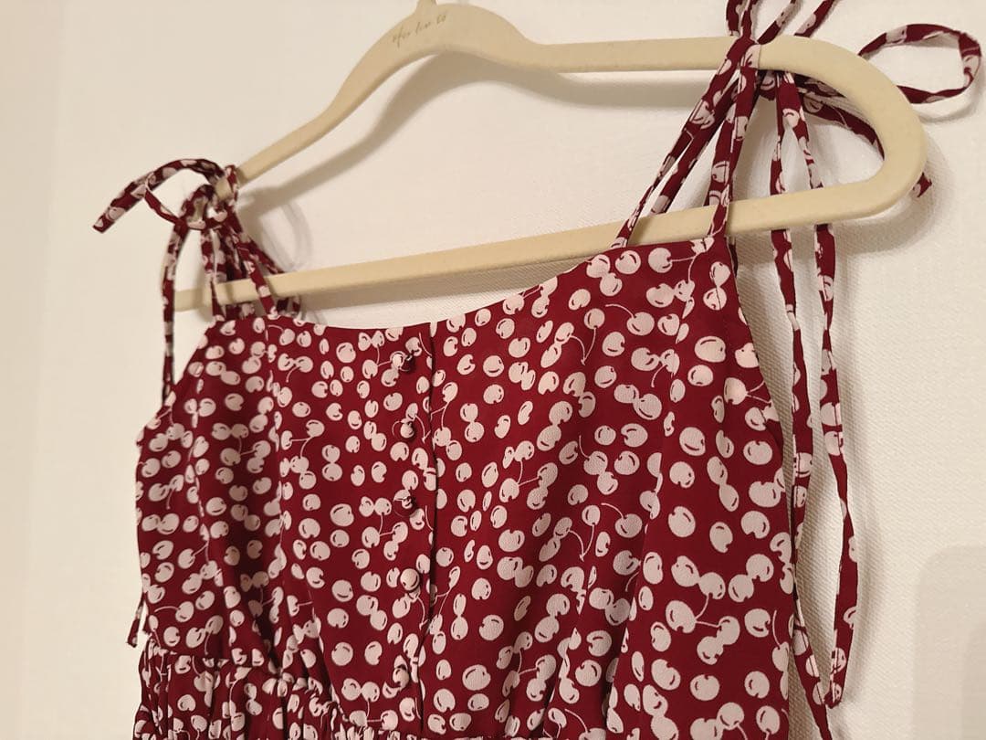トップス herlipto Cherry Pattern Strap Top