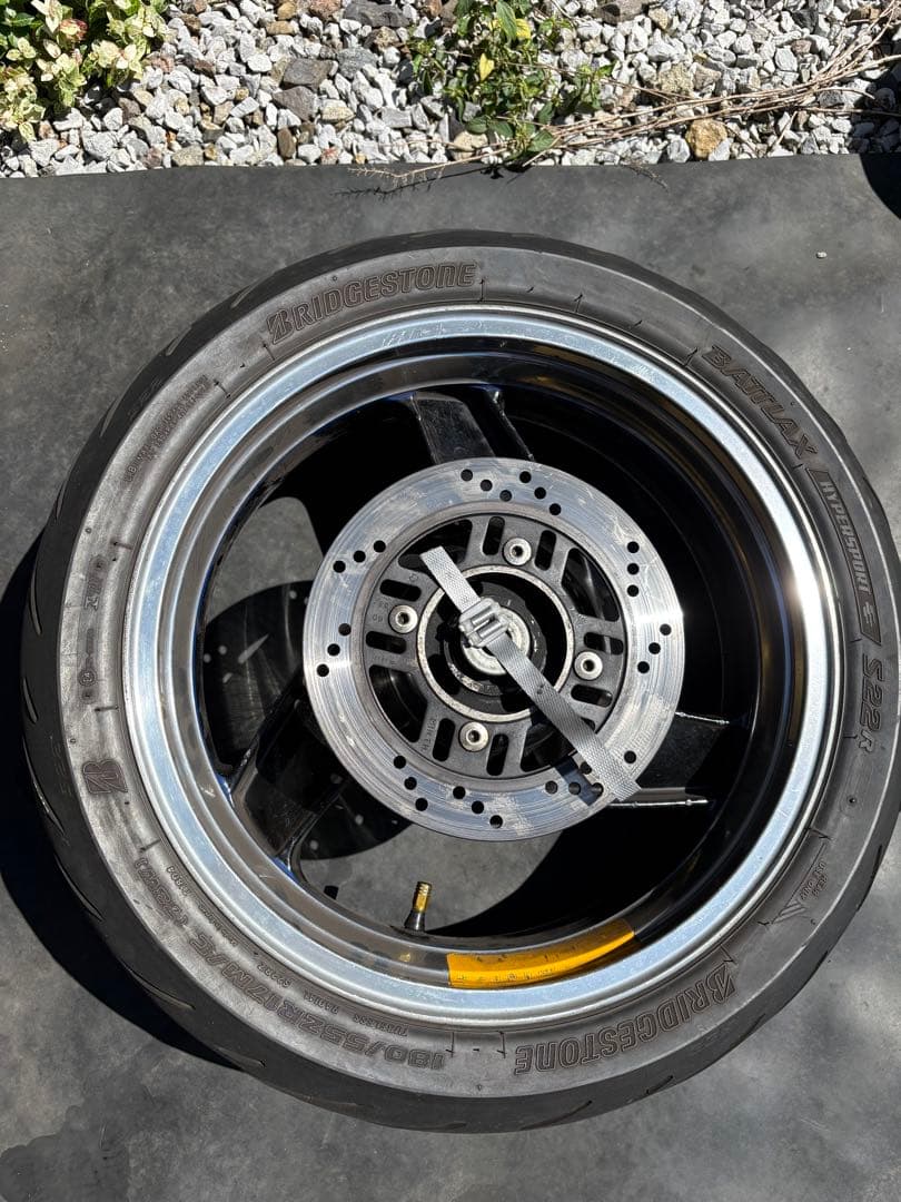 ゼファー1100前後ホイール