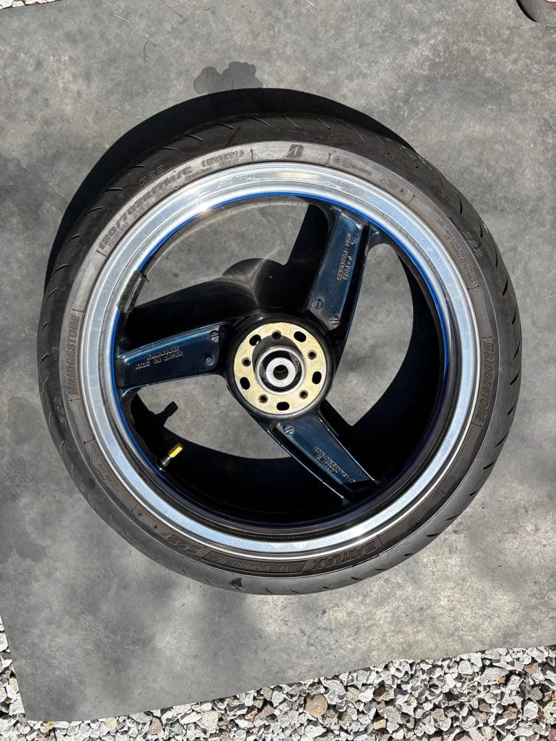 ゼファー1100前後ホイール