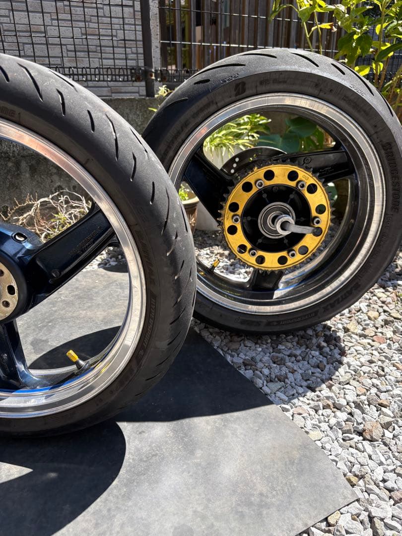 ゼファー1100前後ホイール