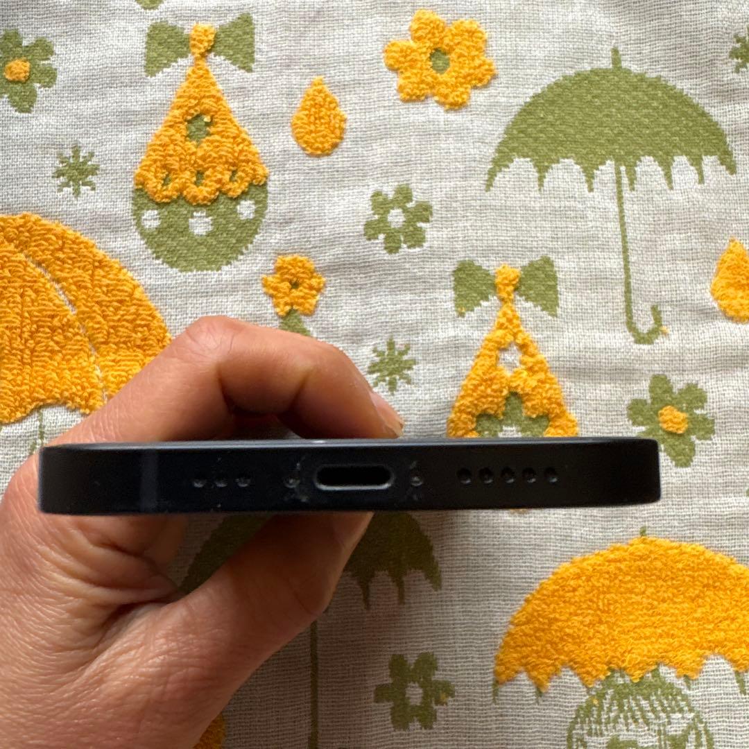 iphone12 黒 64GB バッテリー85%