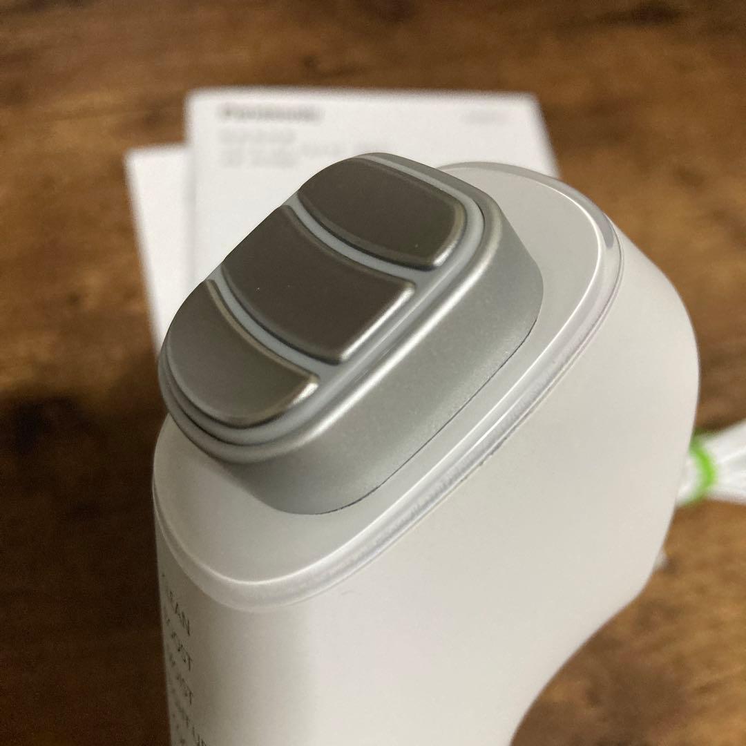 イオンブーストマルチＥＸ　IonBoost 美顔器 EH-SS85-W