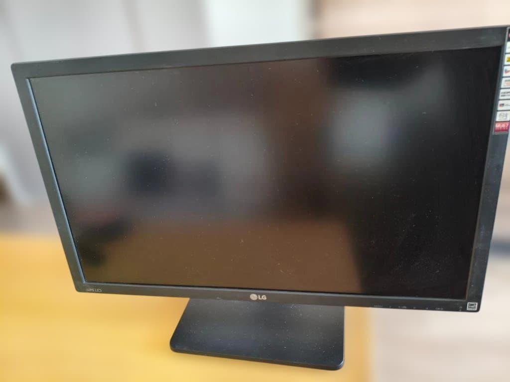 LG 27型ワイド 27MU67 IPS 4K モニター 中古美品 箱付き