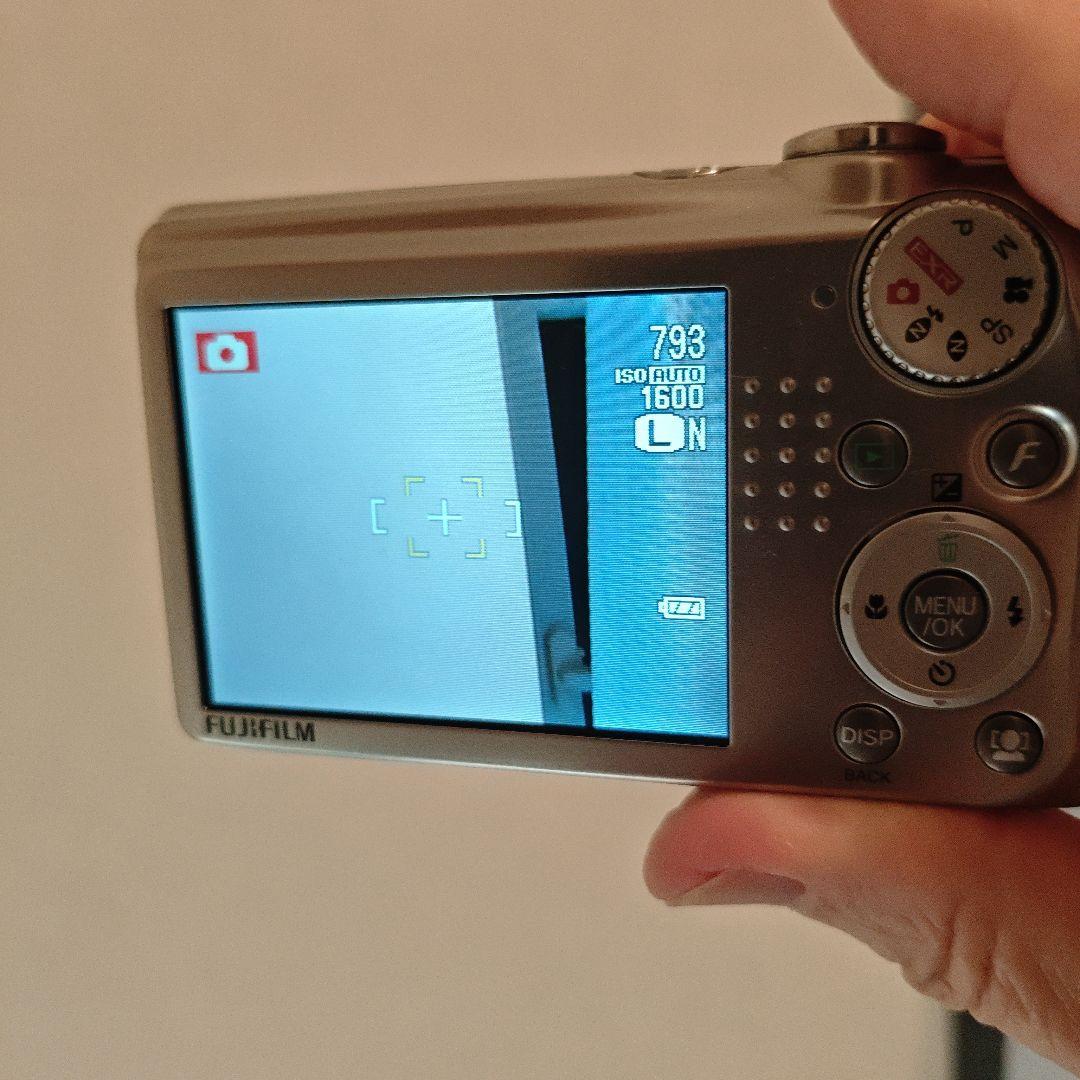 Fujifilm FINEPIX F70 EXR コンパクトデジタルカメラ