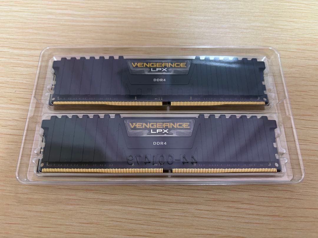 メモリー CORSAIR DDR4-3200MHz 32GB