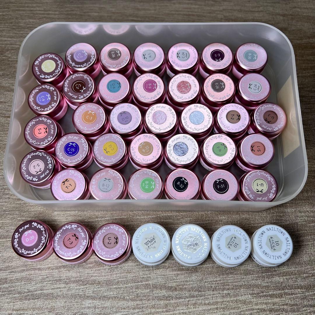 【最終値下げ】ネイルタウン ジェルネイル 225色まとめ売り