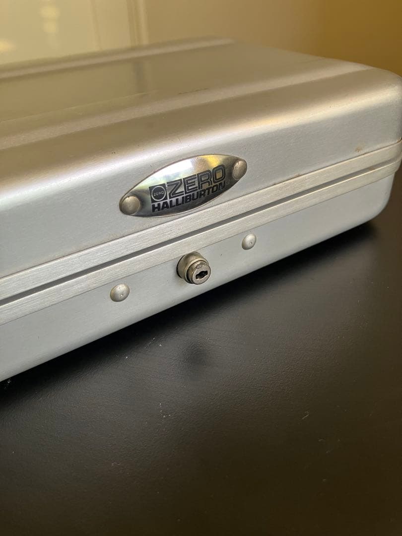 ZERO HALLIBURTON アルミ　シガーケース