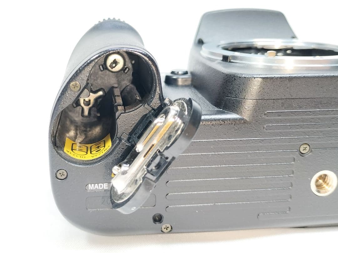 【美品】Nikon F80 D 一眼レフフィルムカメラ