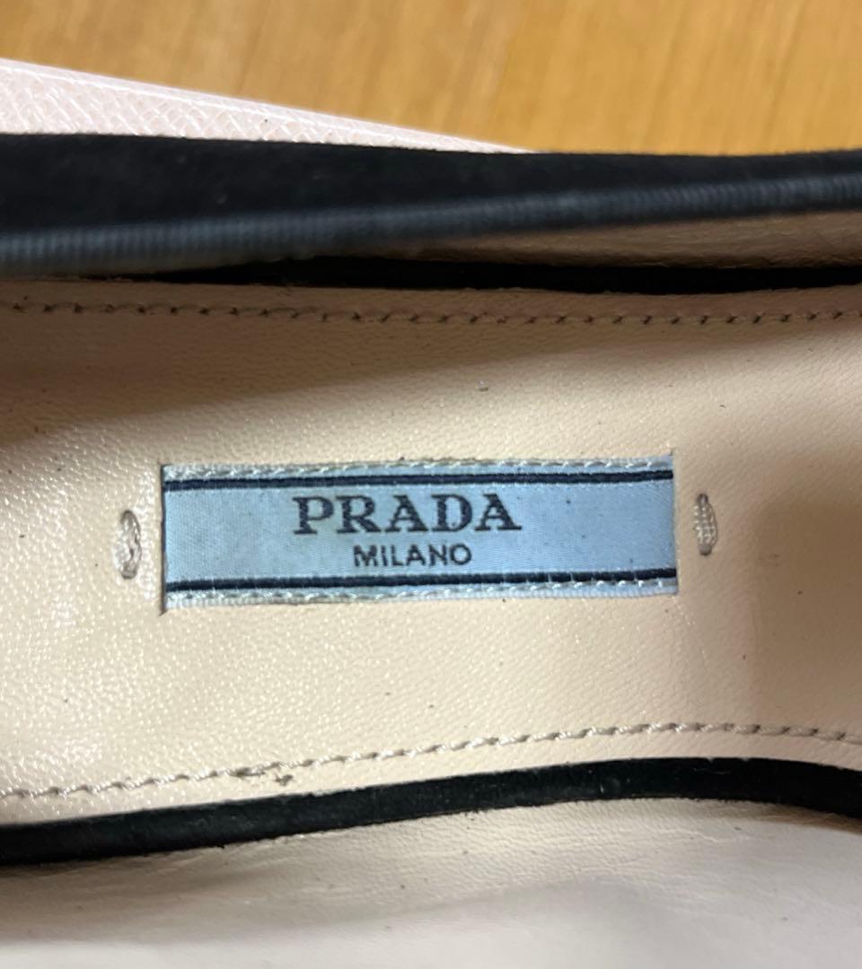 PRADA プラダ　フラットシューズ　ブラックスエードポインテッドトゥ　リボン