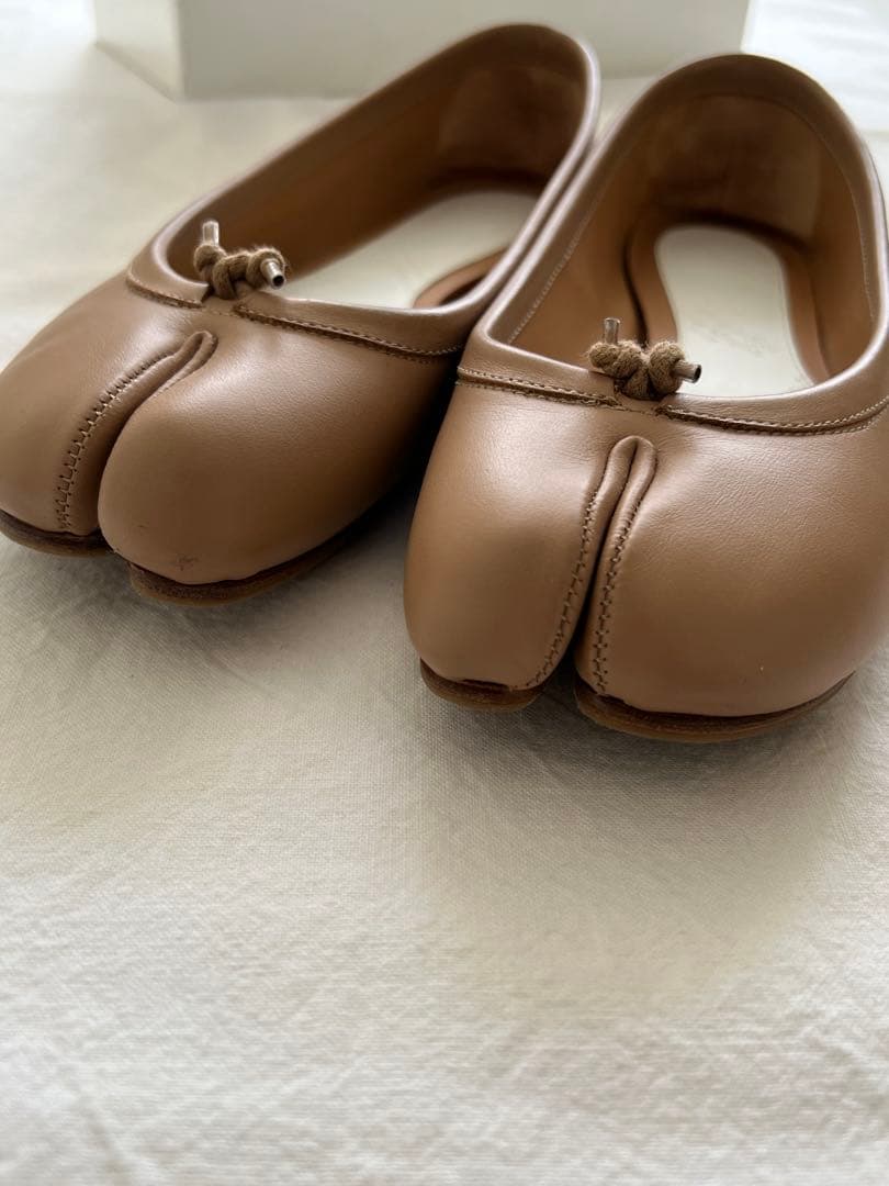 メゾンマルジェラ　タビバレエ　ベージュ